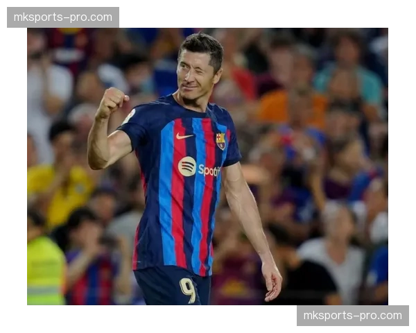 哈维出席赛前发布会，确认莱万多夫斯基因轻伤将轮休